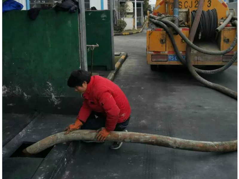 快速马桶疏通下水道疏通化粪池清理房屋补漏价格合理